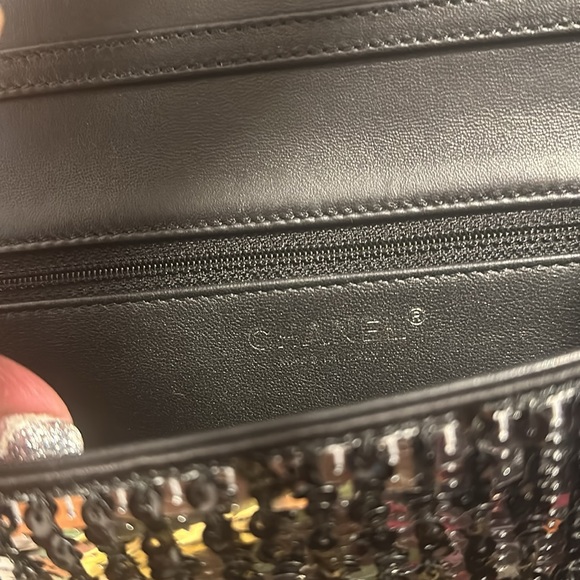 Chanel sequin black and silver clutch with CC pearls - Picture 5 of 8
